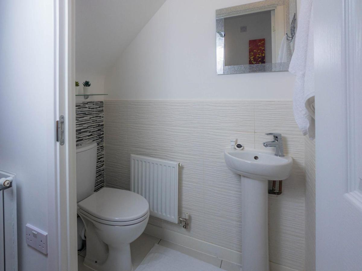 Modern 2 Bed House With Parking And Garden Villa นอตติงแฮม ภายนอก รูปภาพ